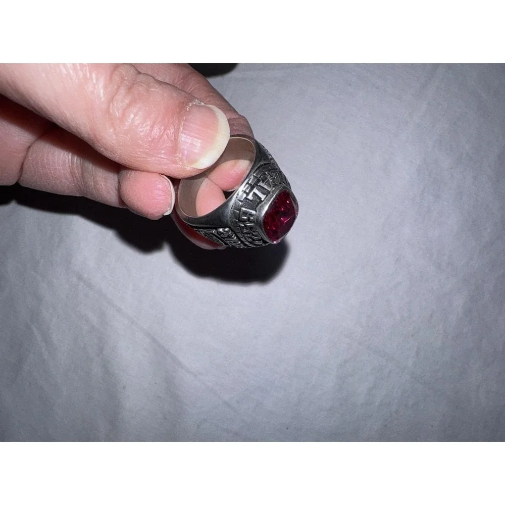 Local 652 UAW Ring-25 Years Of Service Oldsmobile Ring By Gemco Size 10 Red